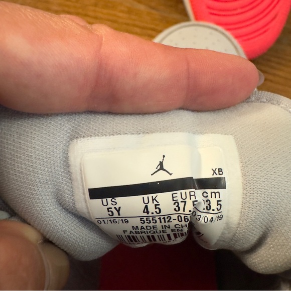 Air Jordan 1 Mid GS Wolf Grey Racer Black - Picture 6 of 6